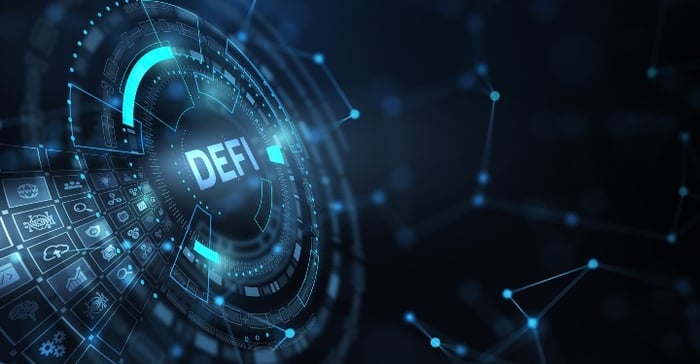 DeFi vs TradFi diferencias finanzas descentralizadas